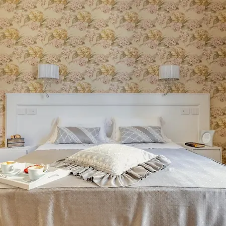 Luxury Stars In - Andromeda In Colosseum