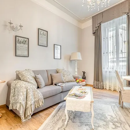 Luxury Stars In - Andromeda In Colosseum